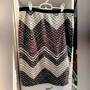 Pull-on sweater skirt